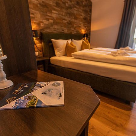 Tevini Boutique Suites By We Rent Zell am See Szoba fotó