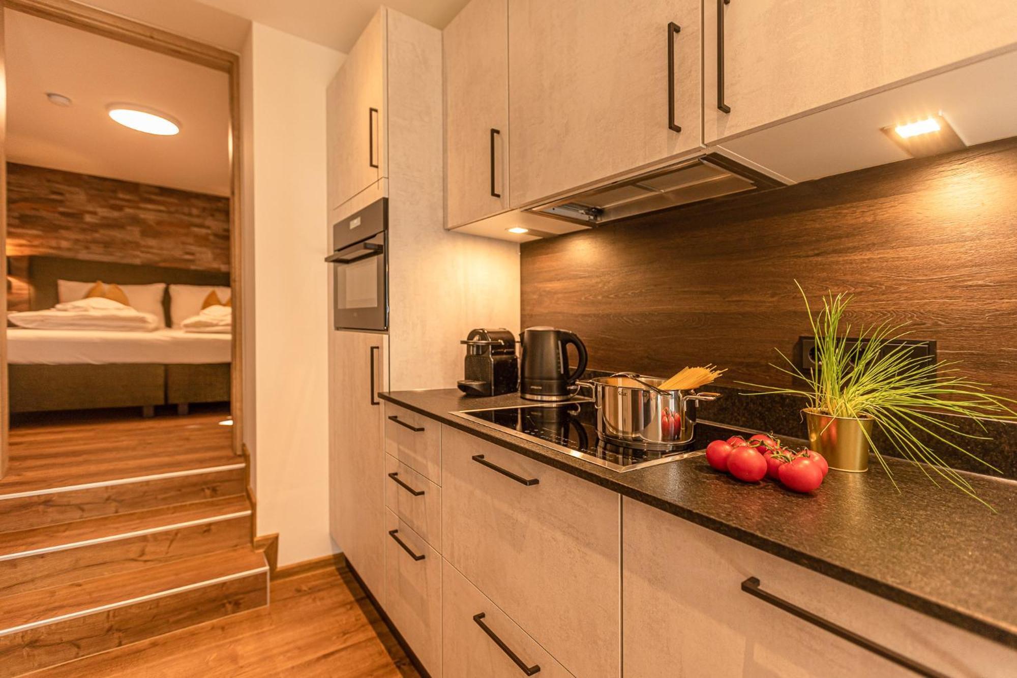 Tevini Boutique Suites By We Rent Zell am See Szoba fotó